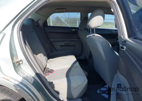 2005 Chrysler 300 z USA, uszkodzony, nr VIN 2C3JA43R45H691026